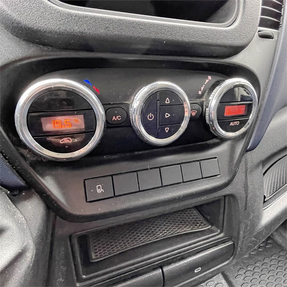 Furgon Iveco 35-120 HI Matic: obrázek 16 Furgon Iveco 35-120 HI Matic: obrázek 16