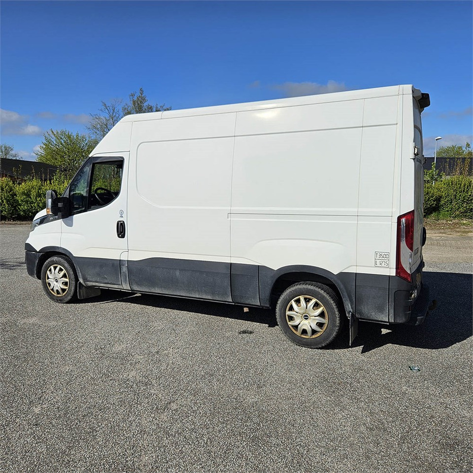 Iveco Daily 35s17 3,0D - Furgon: obrázek 4 Iveco Daily 35s17 3,0D - Furgon: obrázek 4