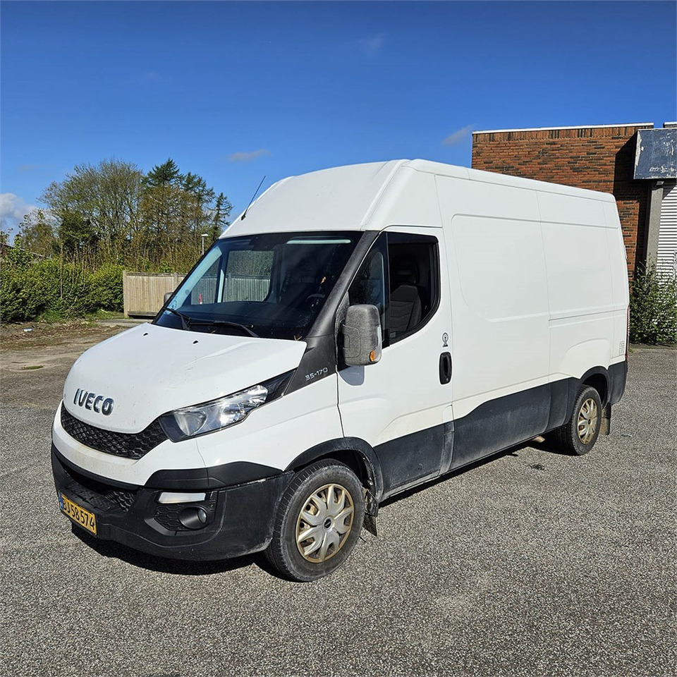 Iveco Daily 35s17 3,0D - Furgon: obrázek 1 Iveco Daily 35s17 3,0D - Furgon: obrázek 1