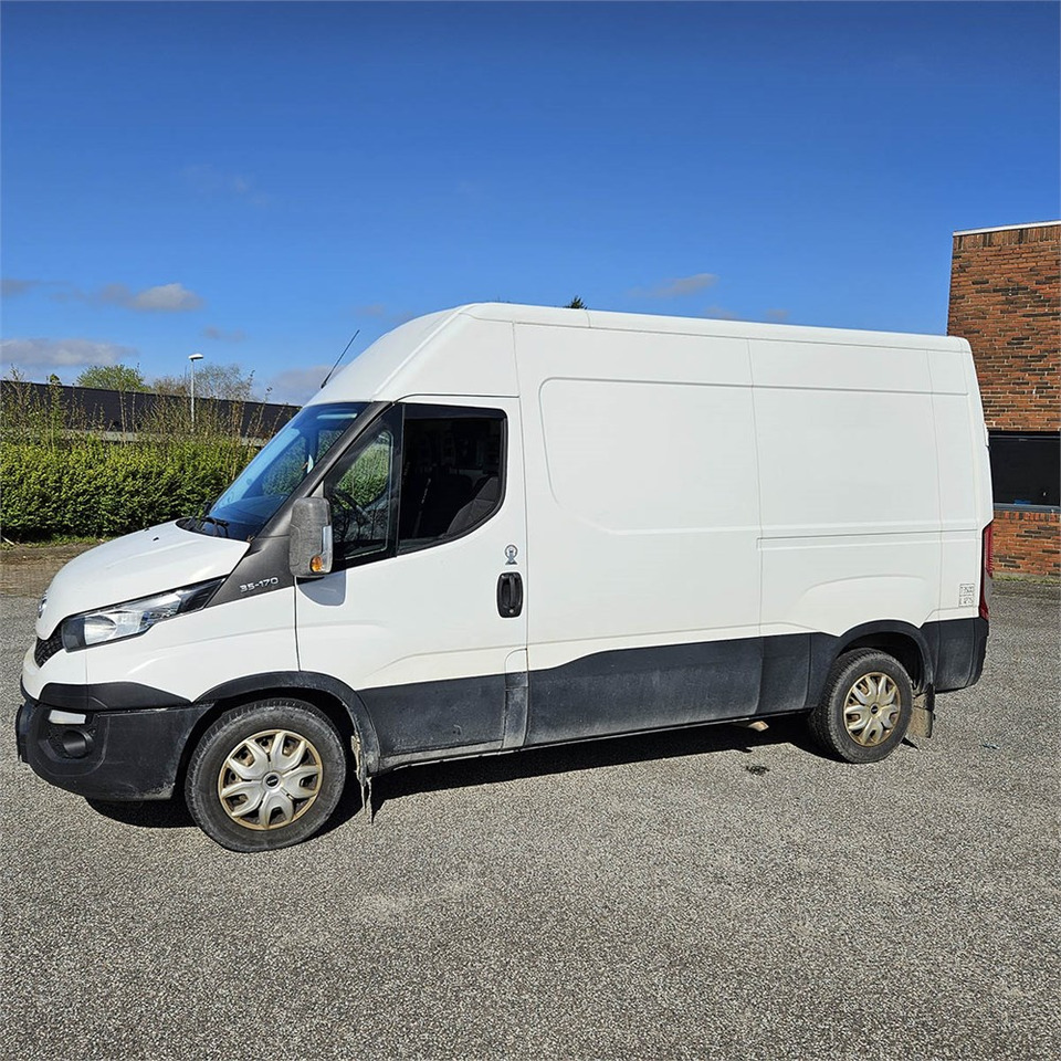Iveco Daily 35s17 3,0D - Furgon: obrázek 2 Iveco Daily 35s17 3,0D - Furgon: obrázek 2