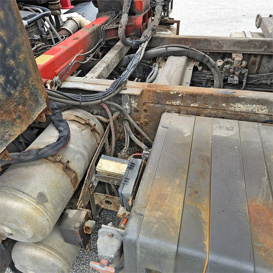 Sklápěč, Auto s hydraulickou rukou Iveco Eurocargo 120E25: obrázek 42