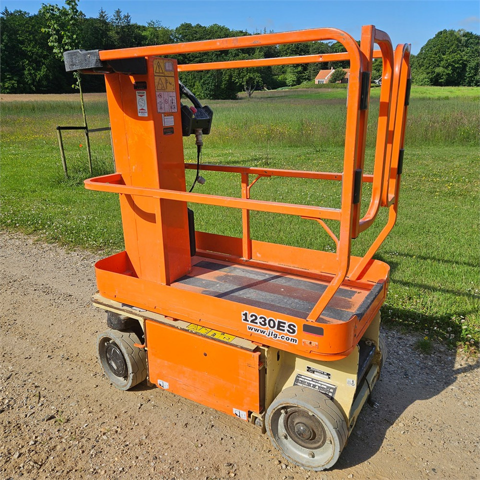 JLG 1230 ES - Vertikální sloupový výtah: obrázek 1 JLG 1230 ES - Vertikální sloupový výtah: obrázek 1