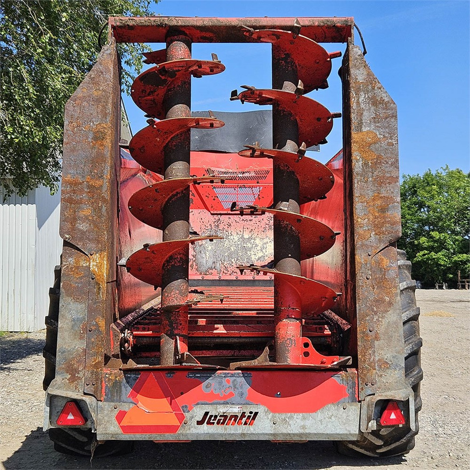 Jeantil EVR 18 - 14 - Stroj pro hnojení: obrázek 2 Jeantil EVR 18 - 14 - Stroj pro hnojení: obrázek 2