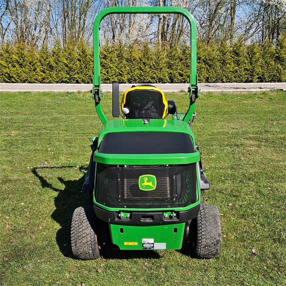 John Deere 1550 TerrainCut - Sekačka na trávu: obrázek 4 John Deere 1550 TerrainCut - Sekačka na trávu: obrázek 4