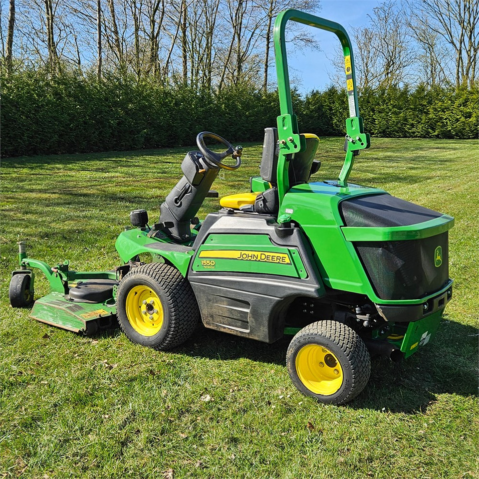 John Deere 1550 TerrainCut - Sekačka na trávu: obrázek 3 John Deere 1550 TerrainCut - Sekačka na trávu: obrázek 3