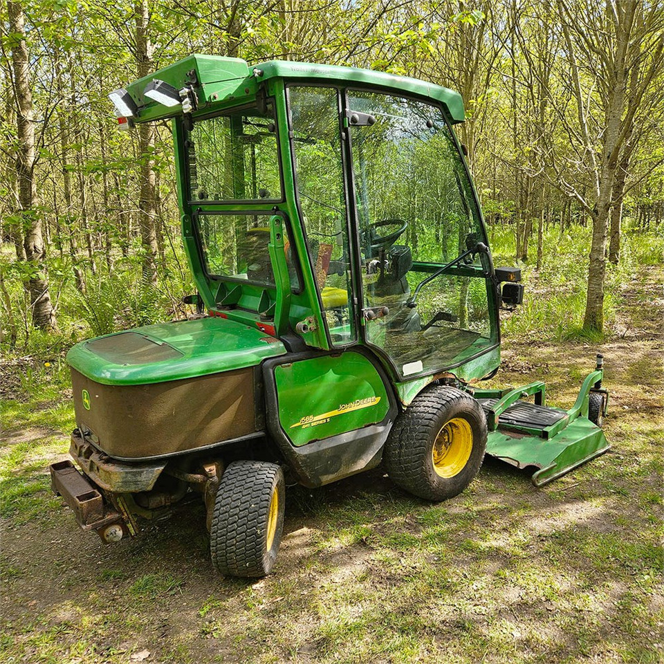 John Deere 1565 Series II 4WD - Sekačka na trávu: obrázek 4 John Deere 1565 Series II 4WD - Sekačka na trávu: obrázek 4