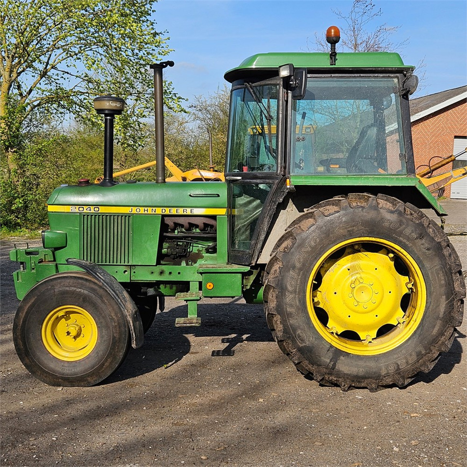 John Deere 2040 - Traktor: obrázek 3 John Deere 2040 - Traktor: obrázek 3