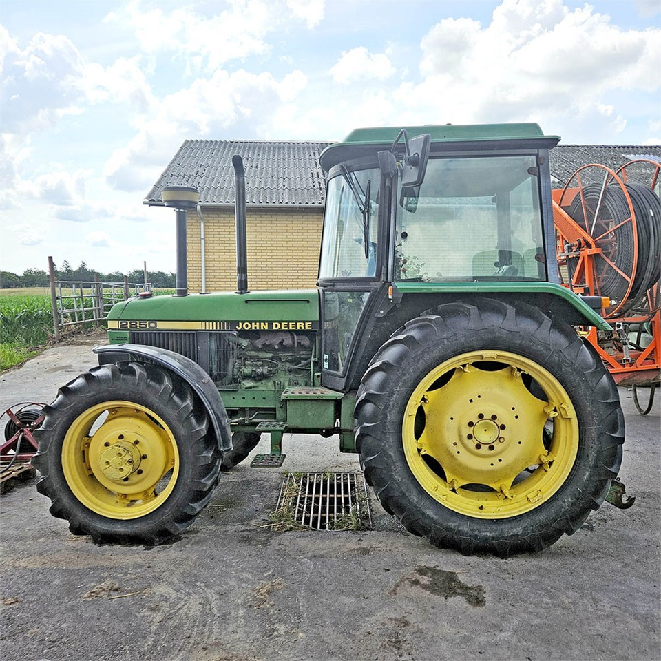 John Deere 2850 MFWD - Traktor: obrázek 5 John Deere 2850 MFWD - Traktor: obrázek 5