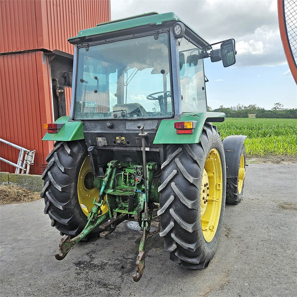 John Deere 2850 MFWD - Traktor: obrázek 3 John Deere 2850 MFWD - Traktor: obrázek 3
