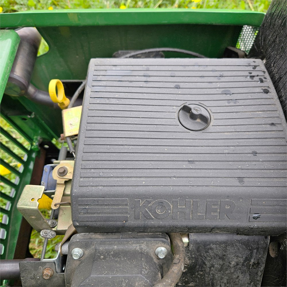 Komunální traktor John Deere 318: obrázek 14