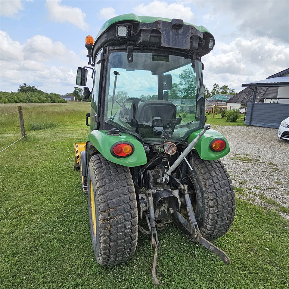 John Deere 3720 - Traktor: obrázek 5 John Deere 3720 - Traktor: obrázek 5
