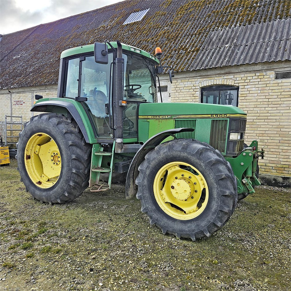 John Deere 6900 - Traktor: obrázek 1 John Deere 6900 - Traktor: obrázek 1