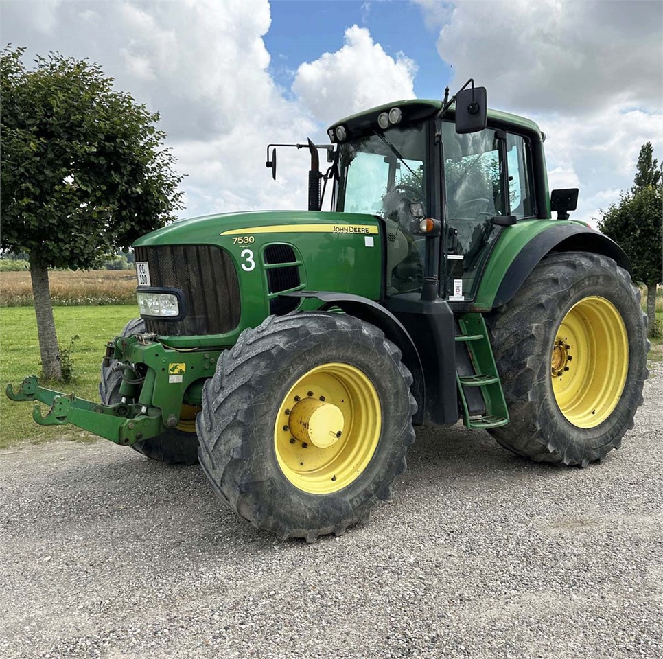 John Deere 7530 - Traktor: obrázek 1 John Deere 7530 - Traktor: obrázek 1