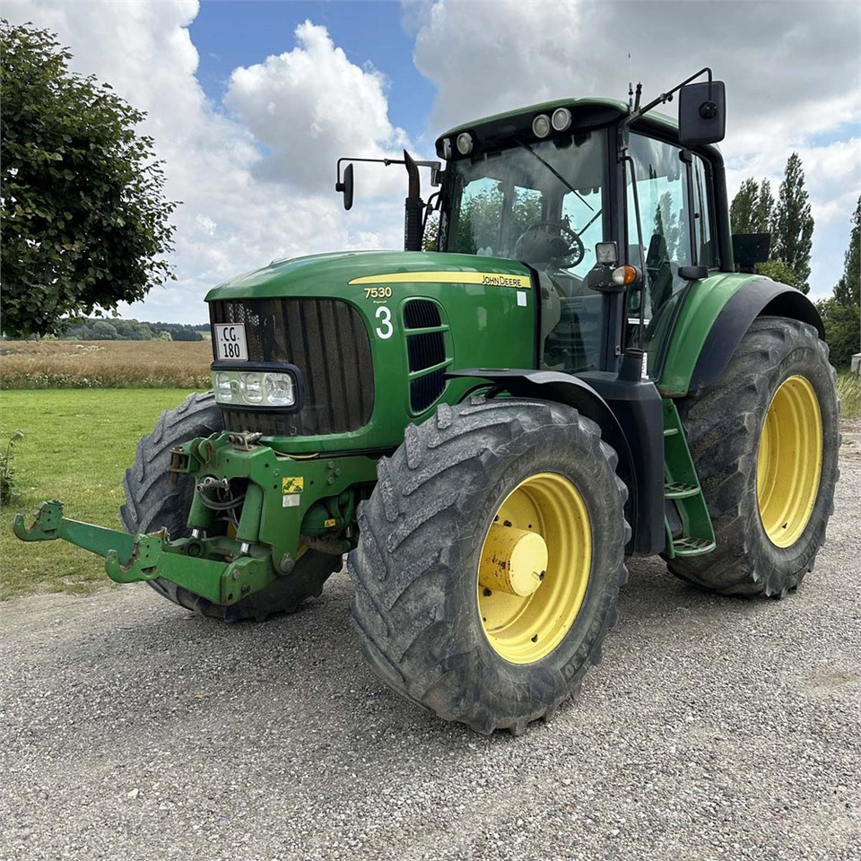 John Deere 7530 - Traktor: obrázek 2 John Deere 7530 - Traktor: obrázek 2