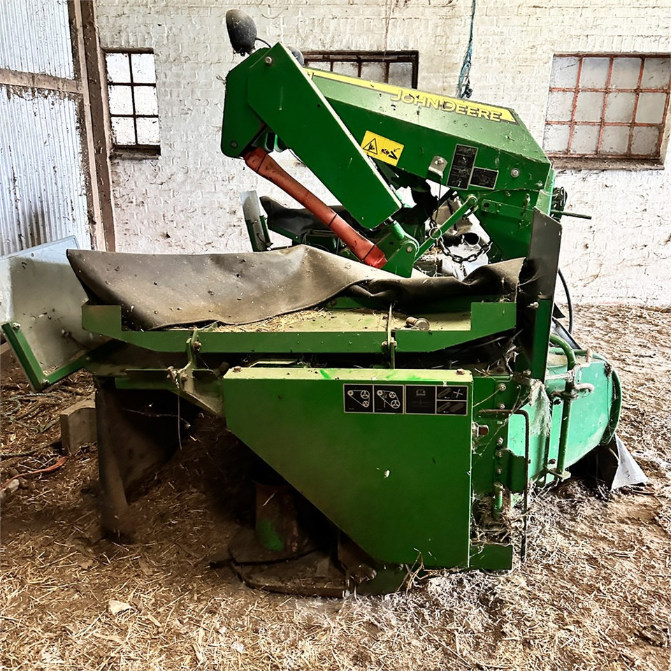 John Deere CC0131 - Stroj na sklizeň pícnin: obrázek 3 John Deere CC0131 - Stroj na sklizeň pícnin: obrázek 3