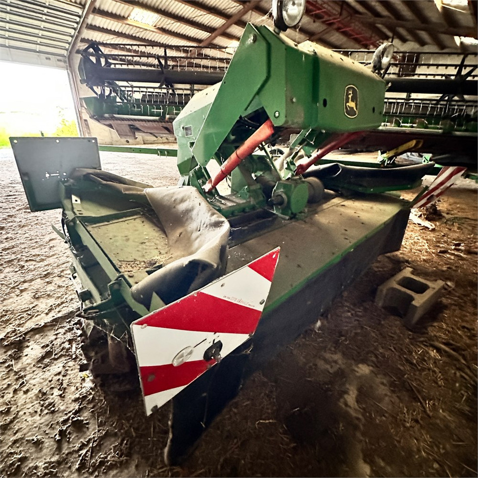 John Deere CC0131 - Stroj na sklizeň pícnin: obrázek 5 John Deere CC0131 - Stroj na sklizeň pícnin: obrázek 5