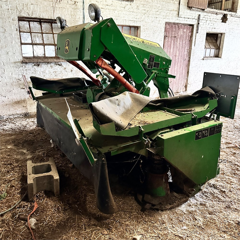 John Deere CC0131 - Stroj na sklizeň pícnin: obrázek 4 John Deere CC0131 - Stroj na sklizeň pícnin: obrázek 4