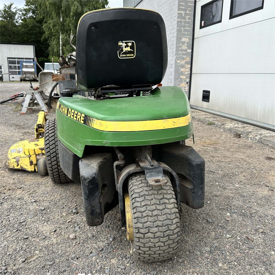 John Deere F525 FM - Sekačka na trávu: obrázek 4 John Deere F525 FM - Sekačka na trávu: obrázek 4