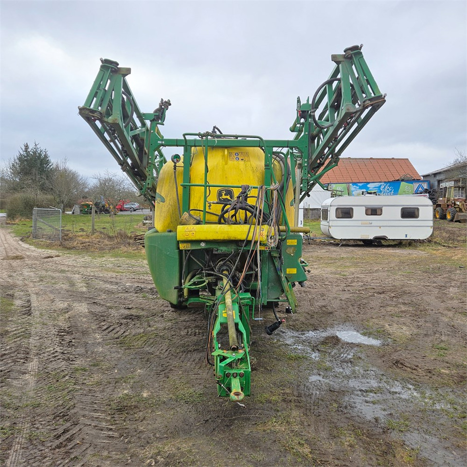 John Deere TRSP 740/25 - Postřikovač: obrázek 3 John Deere TRSP 740/25 - Postřikovač: obrázek 3