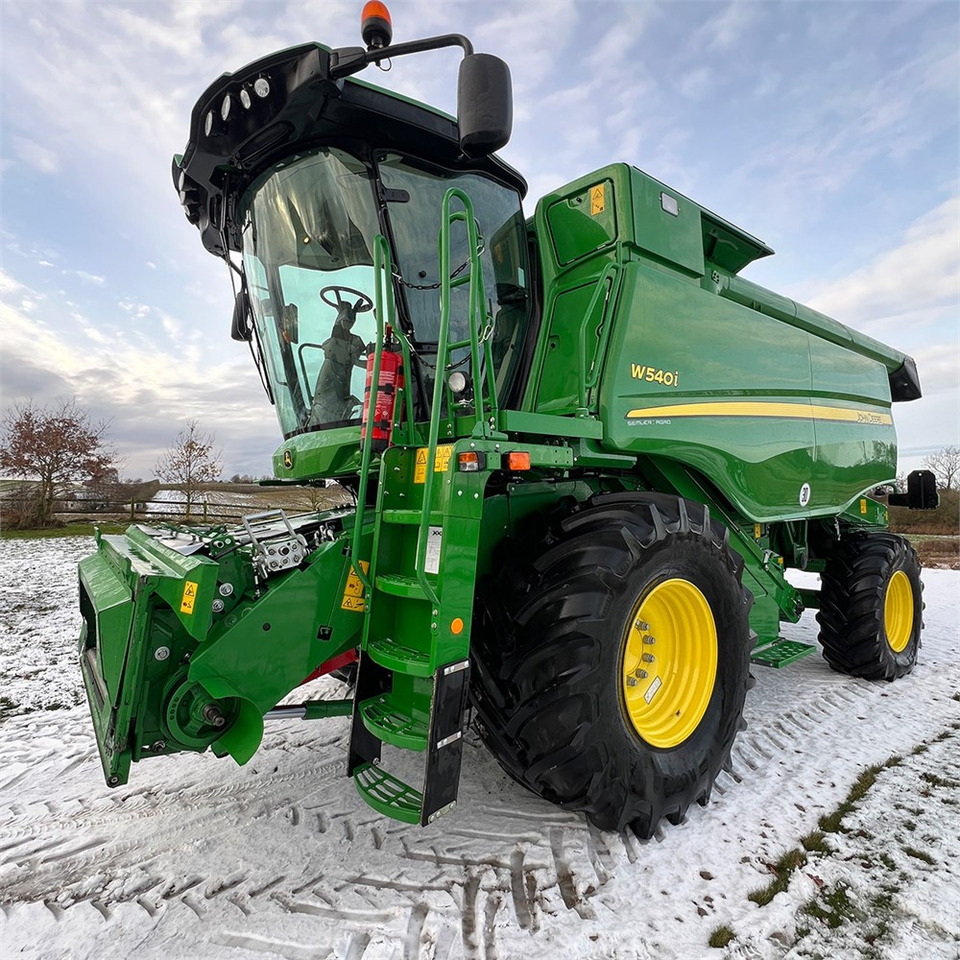John Deere W540i - Kombajn: obrázek 1 John Deere W540i - Kombajn: obrázek 1