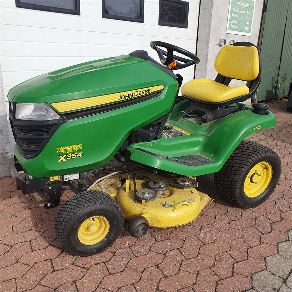 John Deere X354 - Sekačka na trávu: obrázek 1 John Deere X354 - Sekačka na trávu: obrázek 1