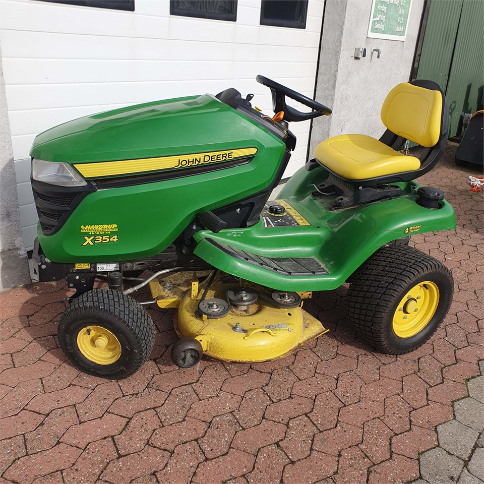 John Deere X354 - Sekačka na trávu: obrázek 2 John Deere X354 - Sekačka na trávu: obrázek 2