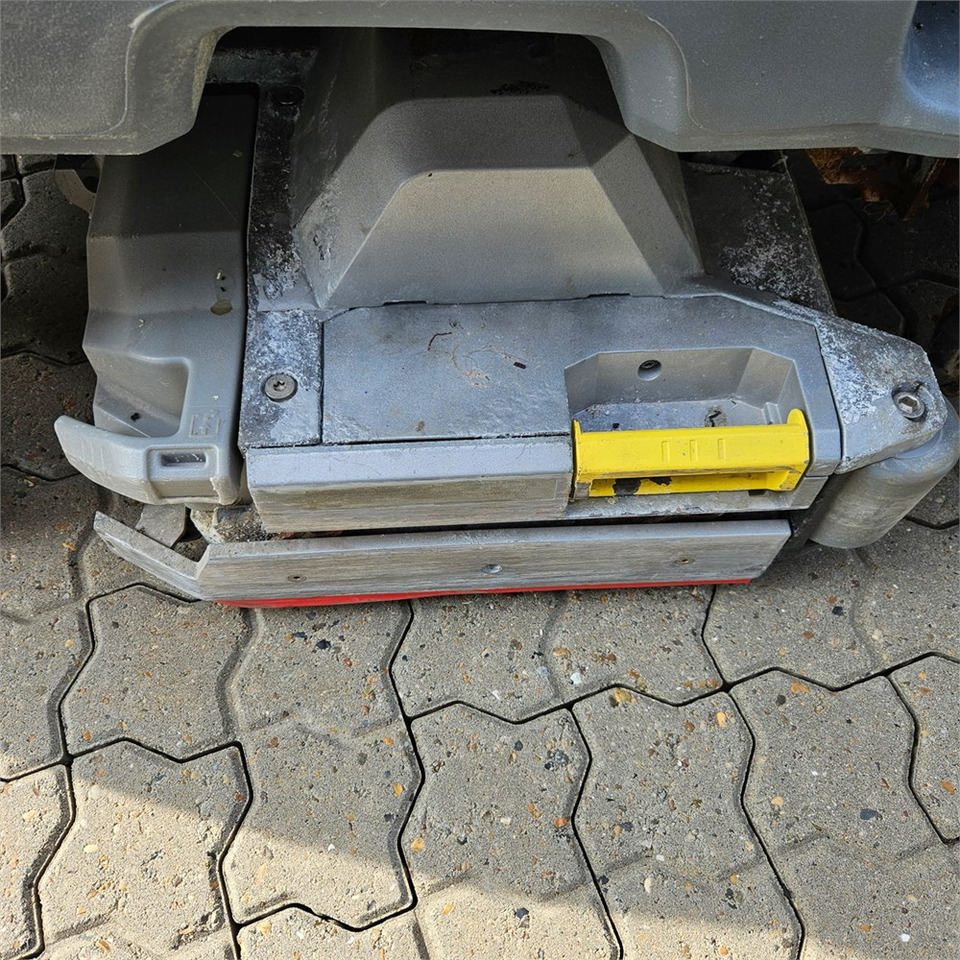 Podlahový mycí stroj Kärcher Professional B 150R: obrázek 16