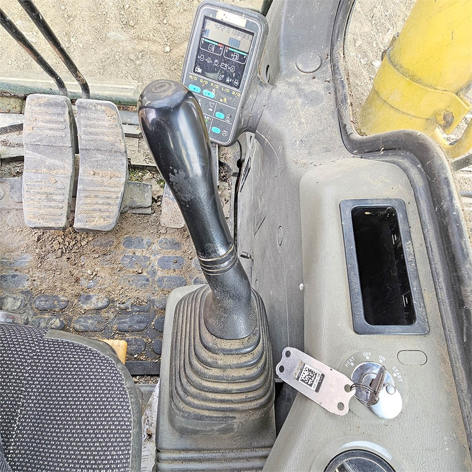 Pásové rýpadlo Komatsu PC130-6K: obrázek 13