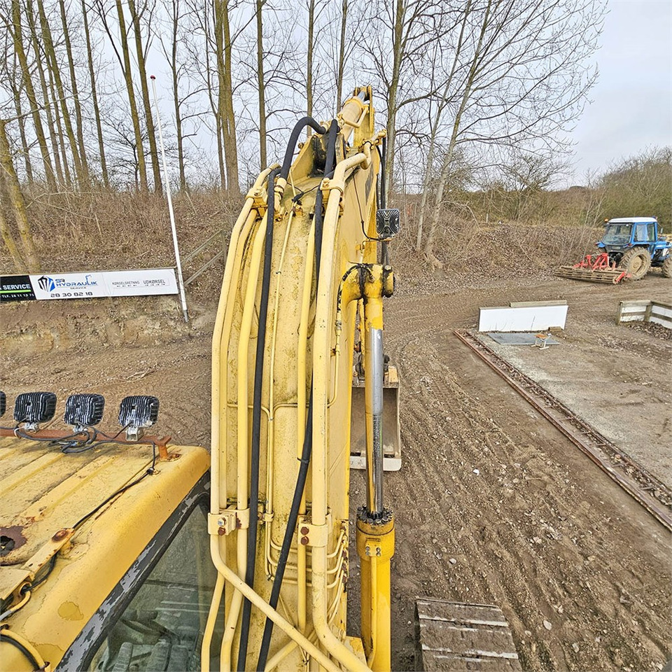 Pásové rýpadlo Komatsu PC130-6K: obrázek 25