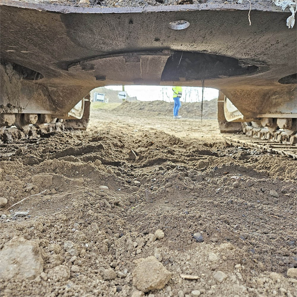 Pásové rýpadlo Komatsu PC130-6K: obrázek 31