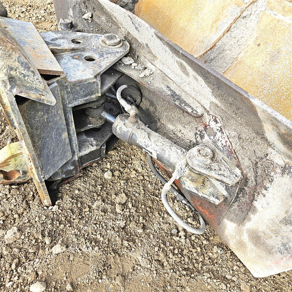 Pásové rýpadlo Komatsu PC130-6K: obrázek 38