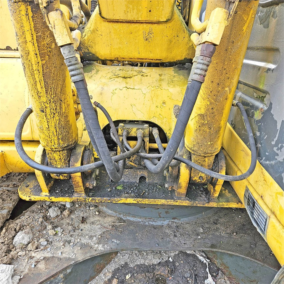 Pásové rýpadlo Komatsu PC130-6K: obrázek 23