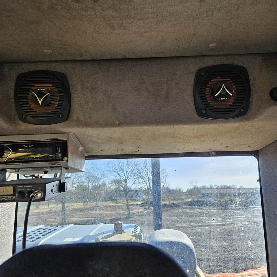 Pásové rýpadlo Komatsu PC210: obrázek 26