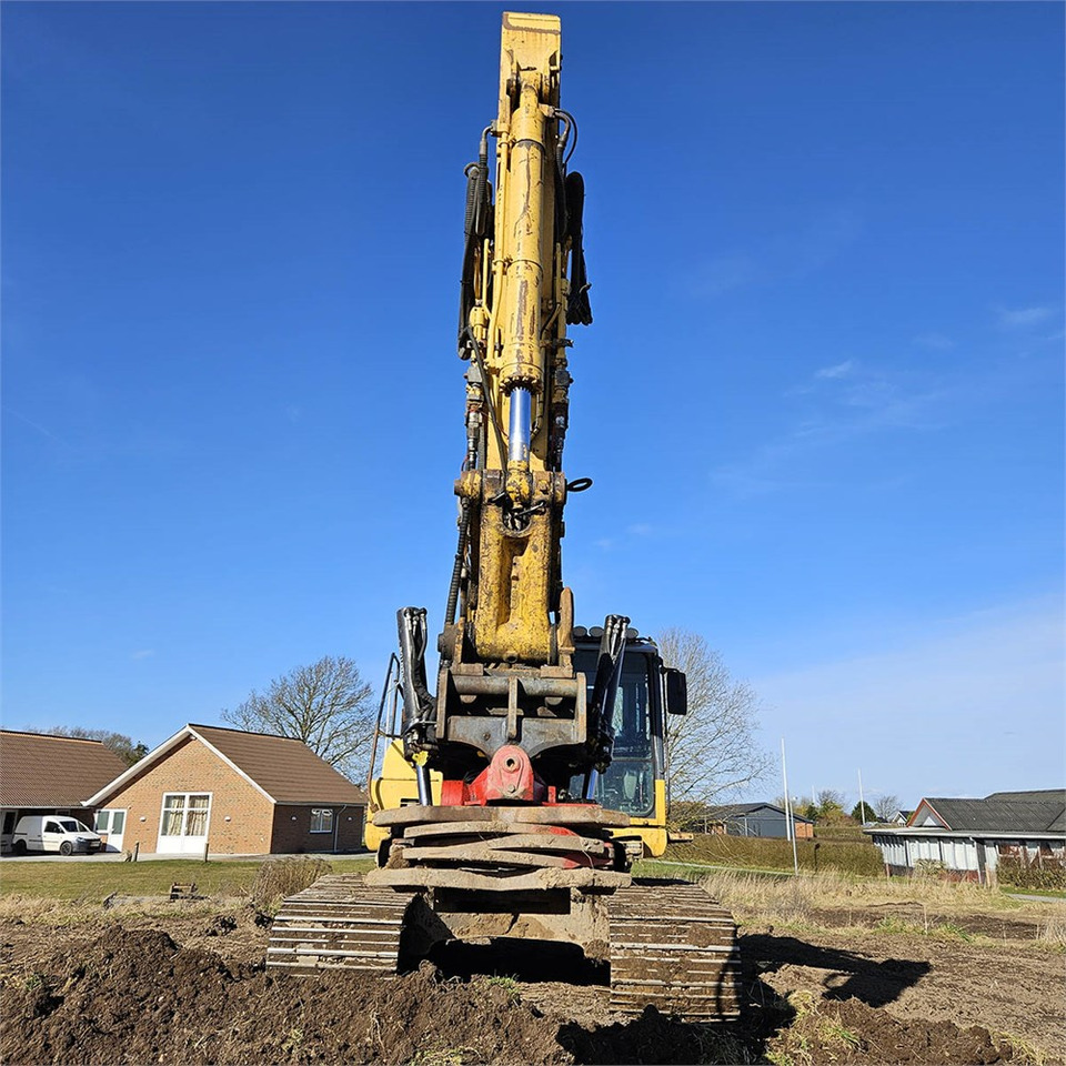 Pásové rýpadlo Komatsu PC210: obrázek 6