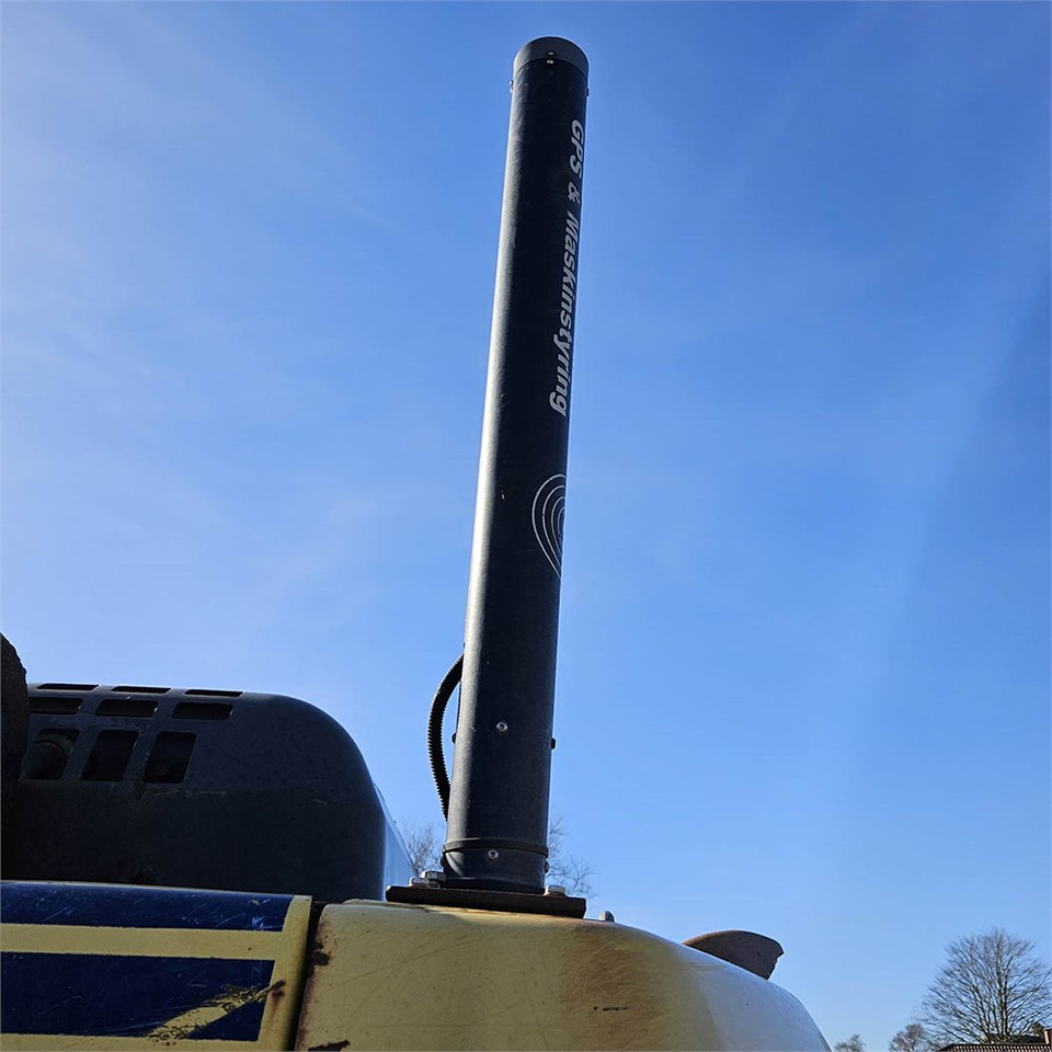 Pásové rýpadlo Komatsu PC210: obrázek 39