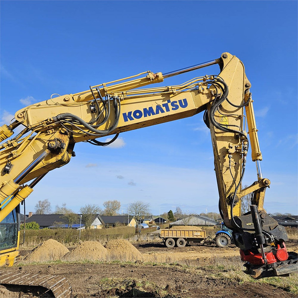 Pásové rýpadlo Komatsu PC210: obrázek 32