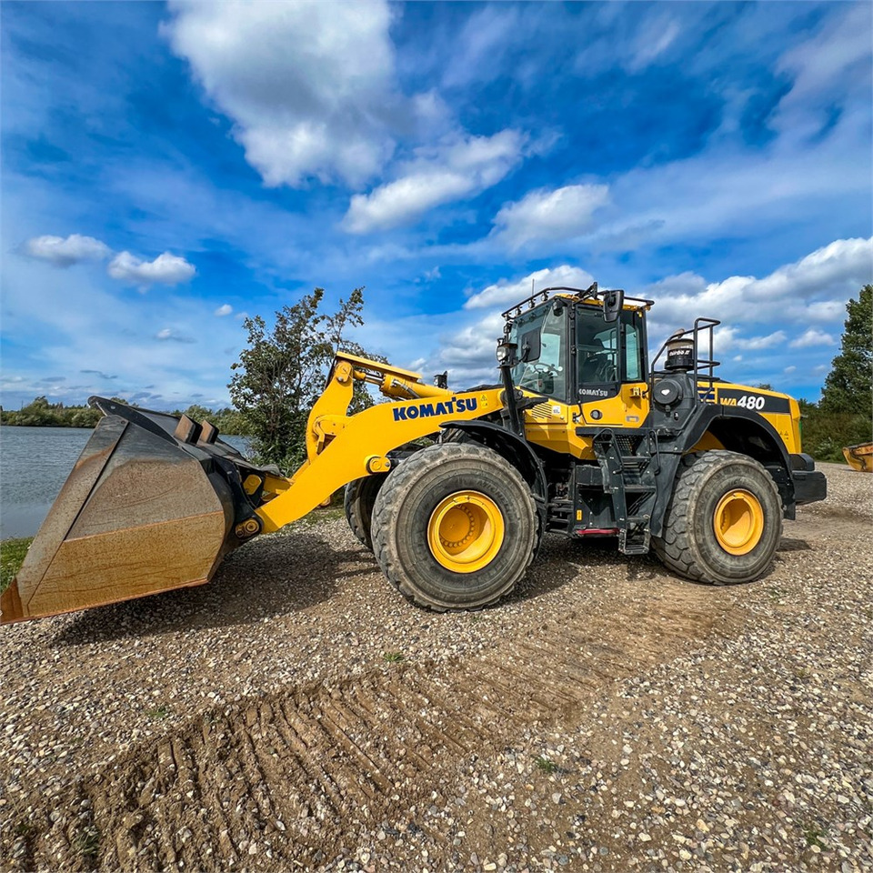 Komatsu WA480-8 - Kolový nakladač: obrázek 2 Komatsu WA480-8 - Kolový nakladač: obrázek 2