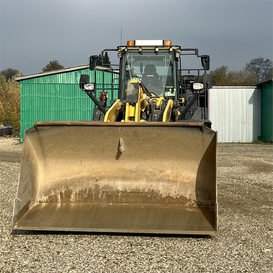 Komatsu WA480-8 - Kolový nakladač: obrázek 2 Komatsu WA480-8 - Kolový nakladač: obrázek 2