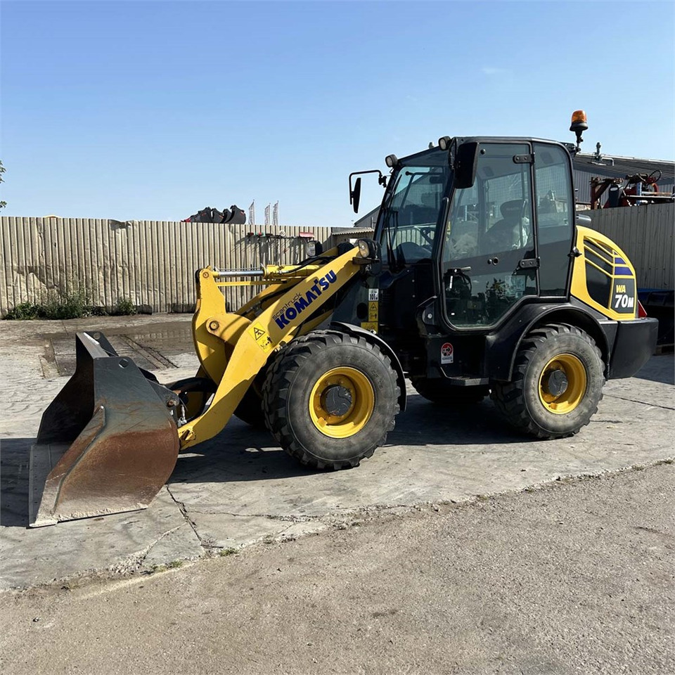 Komatsu WA70M - Kolový nakladač: obrázek 2 Komatsu WA70M - Kolový nakladač: obrázek 2