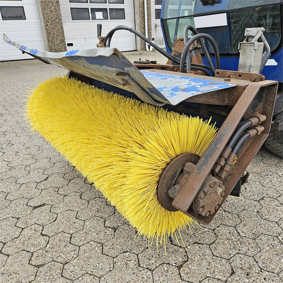 Vitra 2045 - Komunální/ Speciální technika: obrázek 2 Vitra 2045 - Komunální/ Speciální technika: obrázek 2