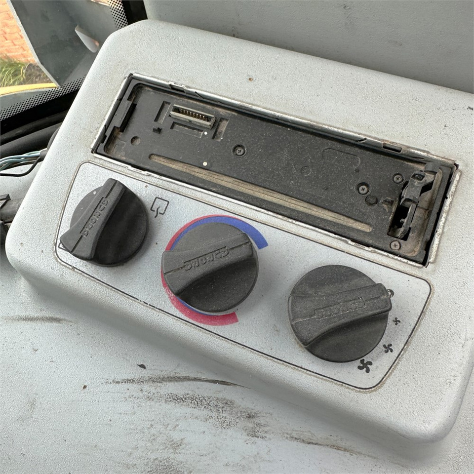 Kolový nakladač Kramer 380: obrázek 21 Kolový nakladač Kramer 380: obrázek 21