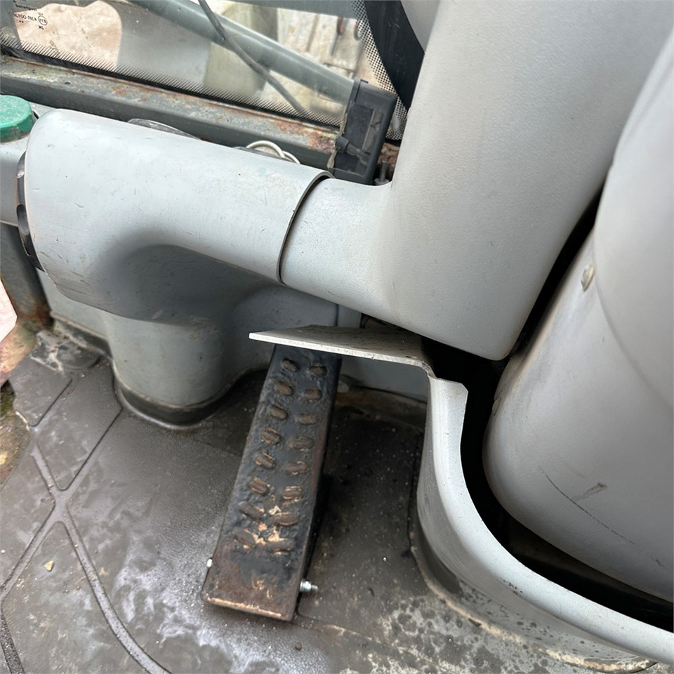 Kolový nakladač Kramer 380: obrázek 23 Kolový nakladač Kramer 380: obrázek 23