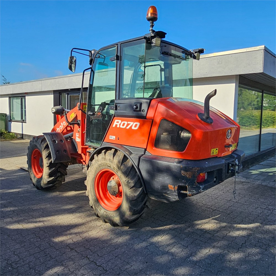 Kubota R070 - Kolový nakladač: obrázek 3 Kubota R070 - Kolový nakladač: obrázek 3