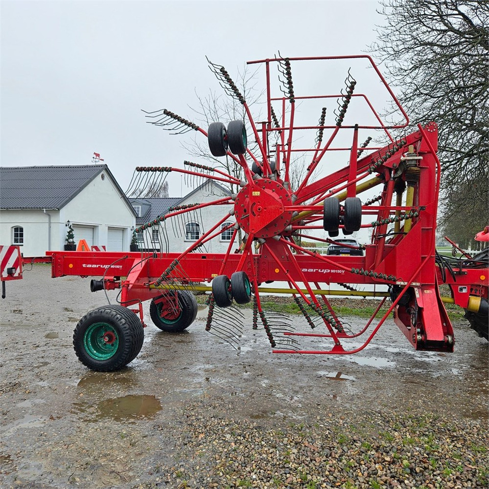 Kverneland Taarup 90150 V - Stroj na sklizeň pícnin: obrázek 1 Kverneland Taarup 90150 V - Stroj na sklizeň pícnin: obrázek 1