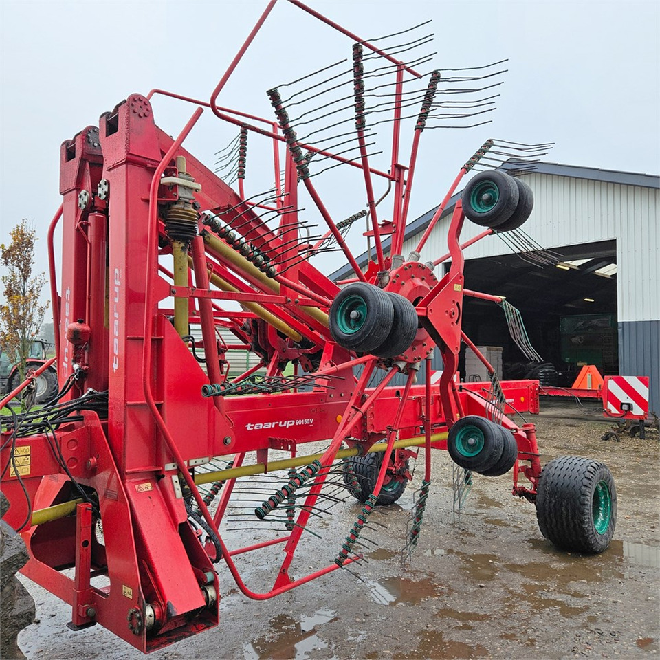 Kverneland Taarup 90150 V - Stroj na sklizeň pícnin: obrázek 4 Kverneland Taarup 90150 V - Stroj na sklizeň pícnin: obrázek 4