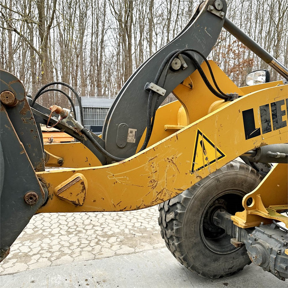 Kolový nakladač Liebherr L506C: obrázek 25