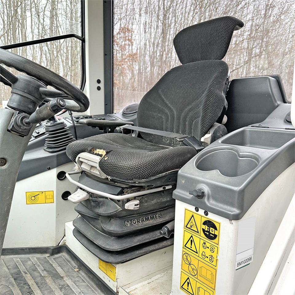 Kolový nakladač Liebherr L506C: obrázek 11