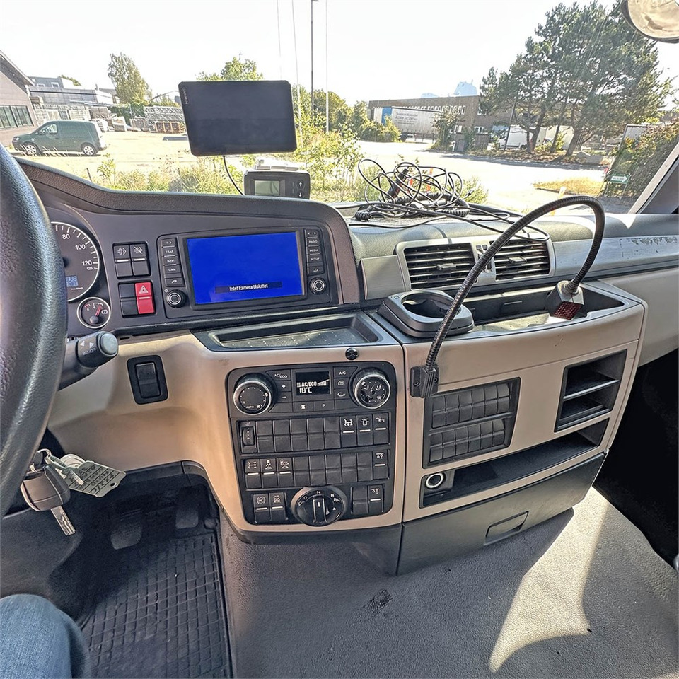 Nákladní automobil valníkový/ Plošinový, Rozstřikovač živic MAN TG 35. 8x2-6 BL: obrázek 28