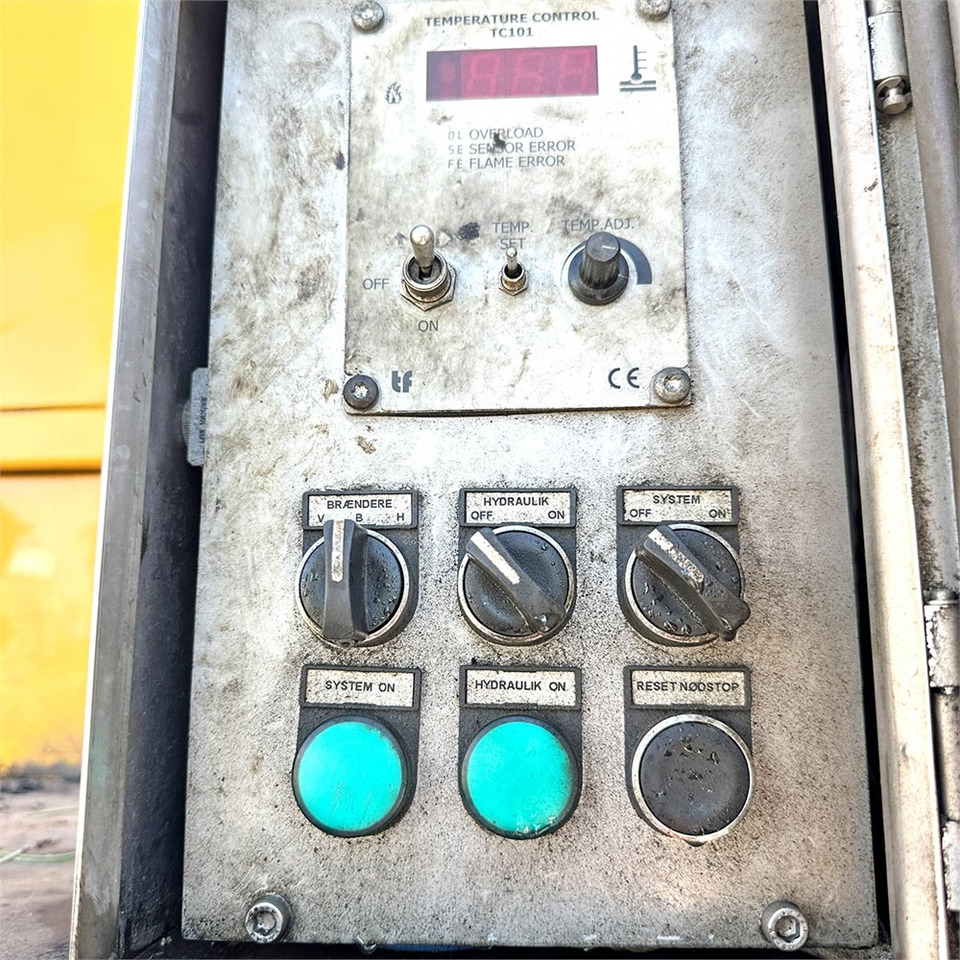 Nákladní automobil valníkový/ Plošinový, Rozstřikovač živic MAN TG 35. 8x2-6 BL: obrázek 22
