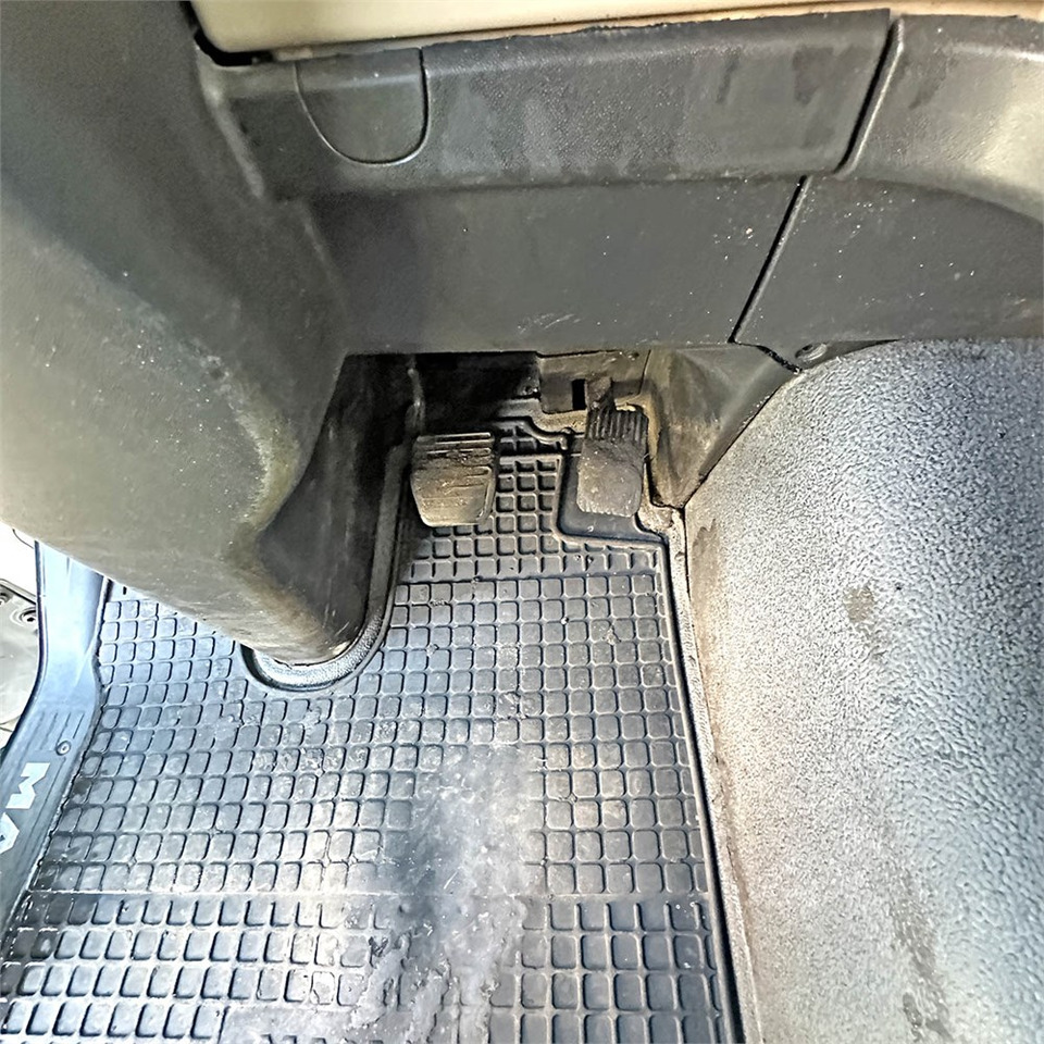 Nákladní automobil valníkový/ Plošinový, Rozstřikovač živic MAN TG 35. 8x2-6 BL: obrázek 32